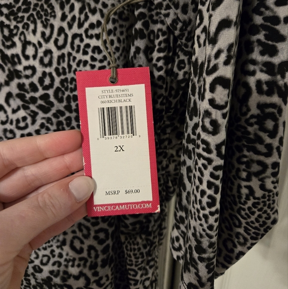 Vince Camuto Gray Leopard Print Top, Size 2X (NWT) - Picture 6 of 8